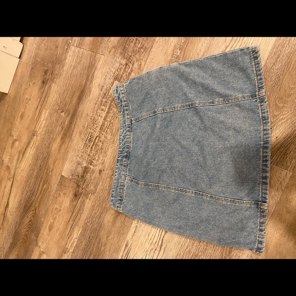 ✨Forever 21 Denim Skirt - Picture 5 of 5